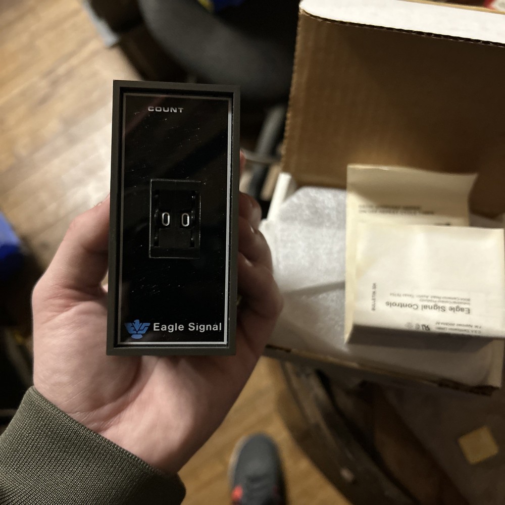 NOS Eagle Signals DZ100A3 Miniflex Solid State Counter