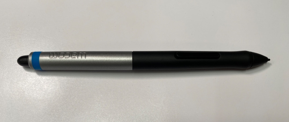 Wacom CTH-680 Intuos Pen & Touch Medium Tablet *SHOWN WORKING
