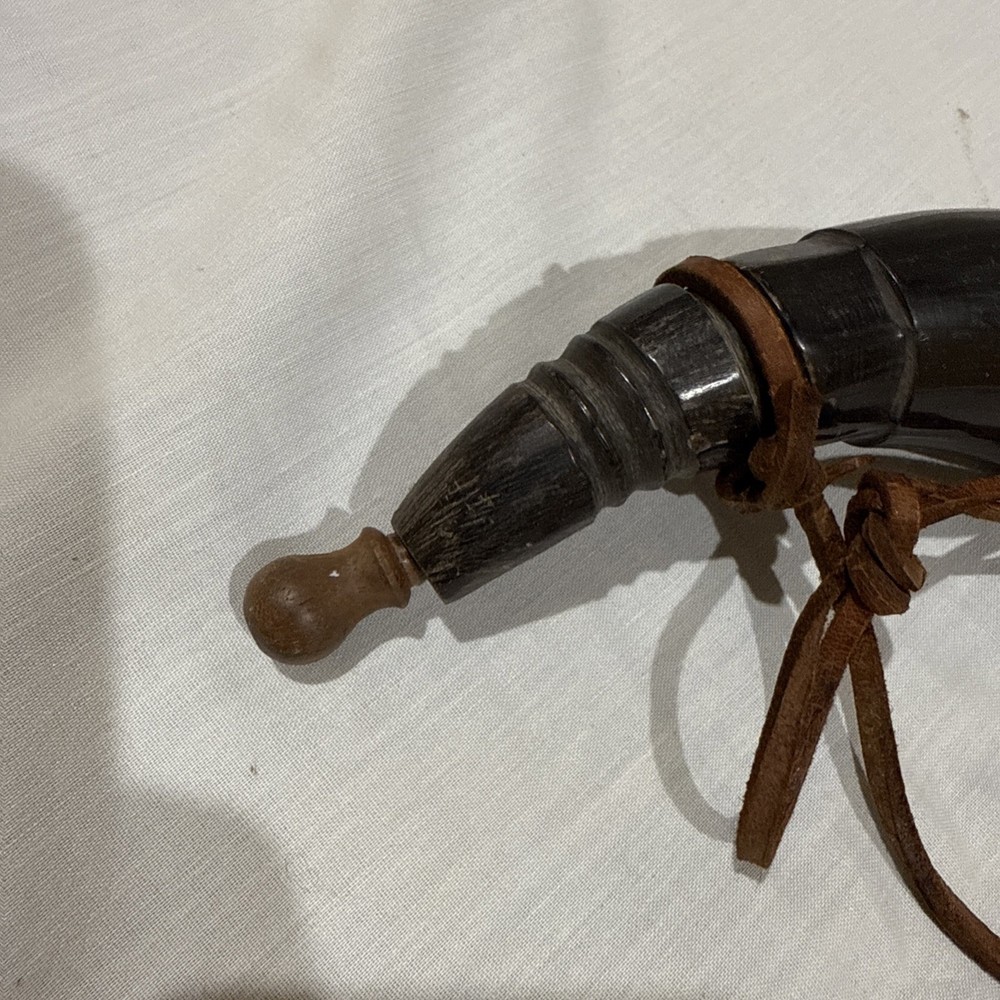VTG Black Powder Horn Muzzleloader Hunting w/Leather Strap