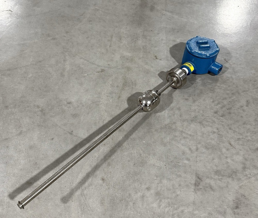 Flowline LV51-S001 FloatTek High-Temp Explosion Proof Vertical Transmitter *NOS*