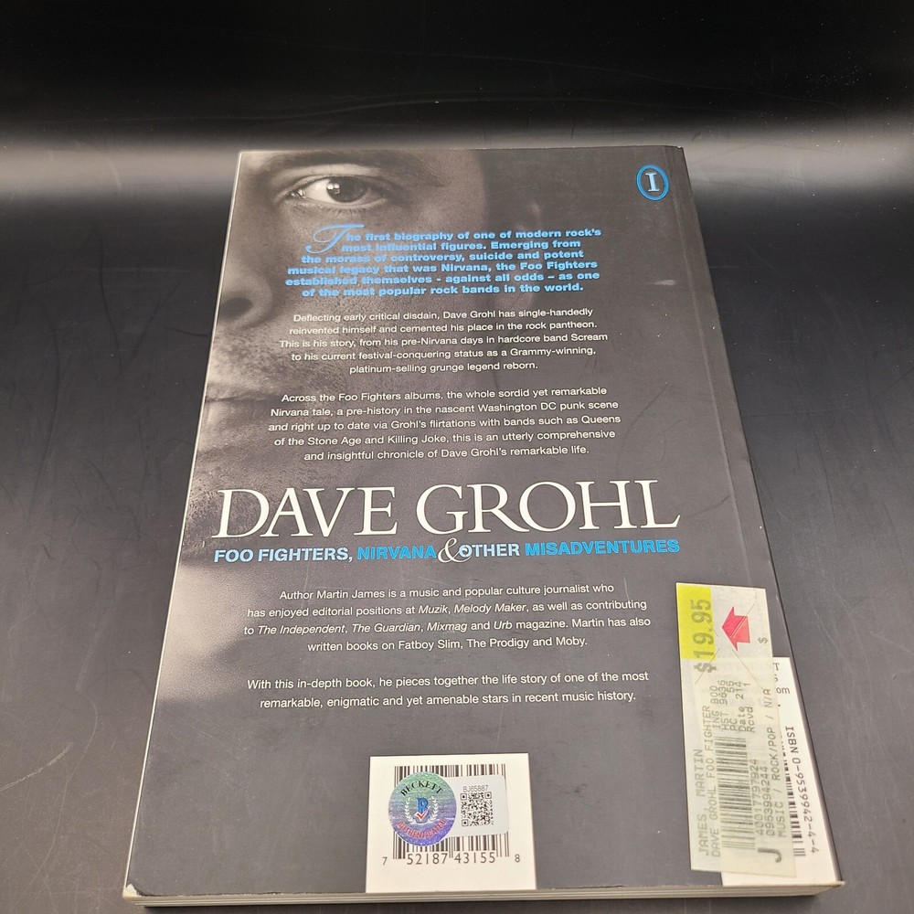Dave Grohl Autographed Foo Fighters, Nirvana & Other Misadventures Beckett Auth.
