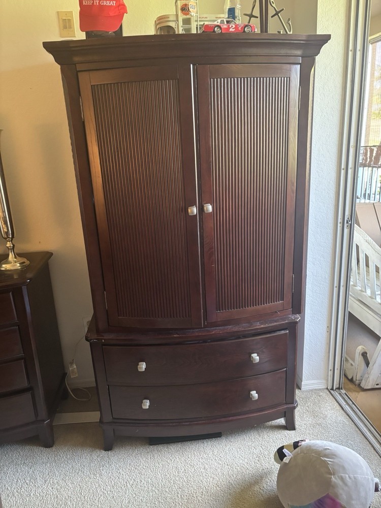 King Bedroom Set – Full Matching Set – Solid Wood