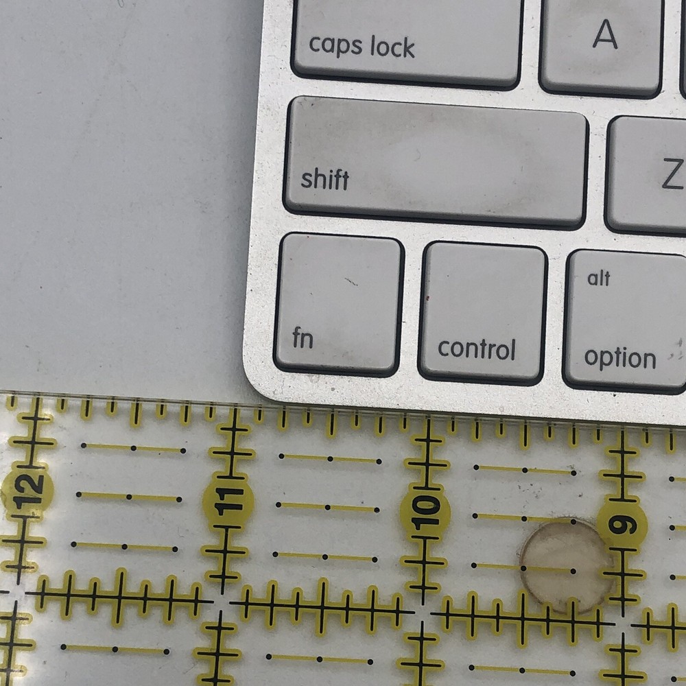 Apple A1314 Wireless Bluetooth Keyboard Silver And White