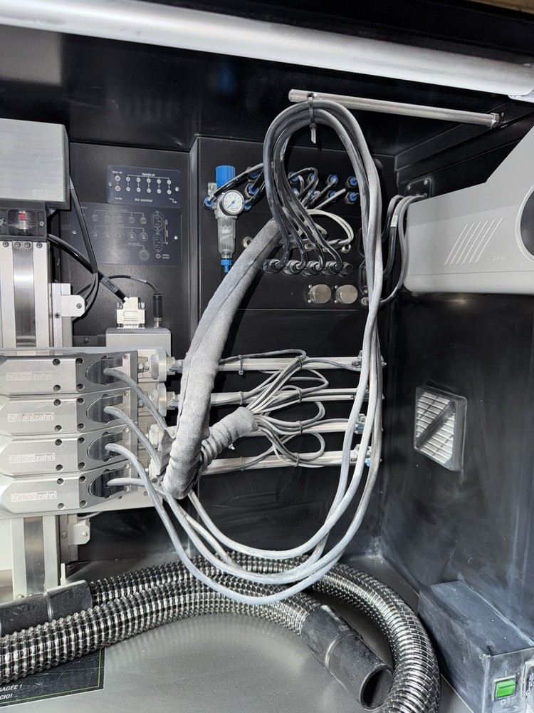 ZIRKONZAHN MILLING UNIT M5 & CPU (NO DONGLES/READ/WORKING)