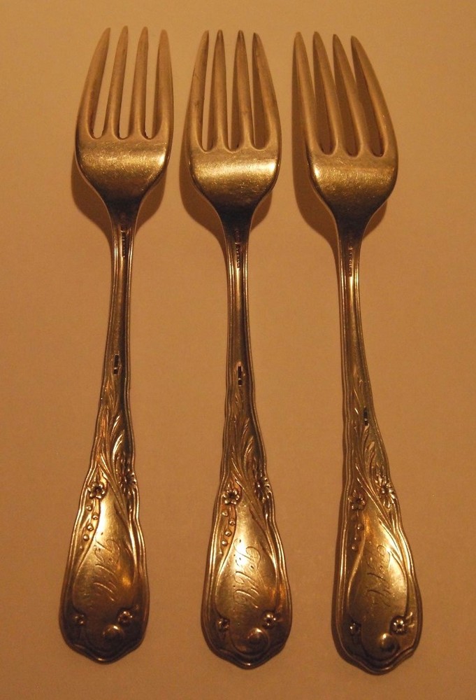FLORA BY REED & BARTON STERLING SILVER REGULAR FORK MONOGRAMED 7 1/4" 48 gr