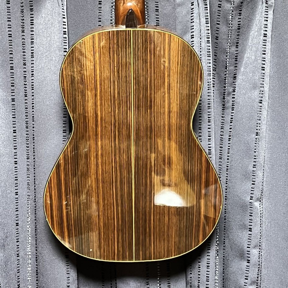 Raimundo 128C Classical Guitar