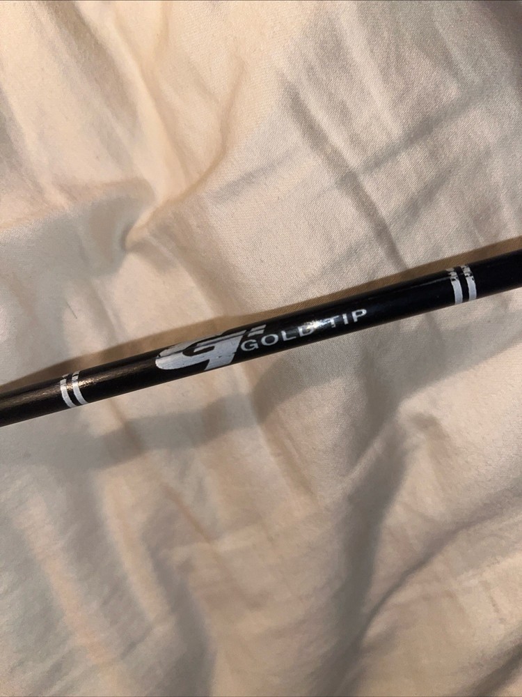 Compound archery bow for sale Plus Four Arrows