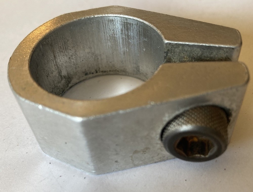 Seatpost Clamp 28.6 mm Silver, Bolt