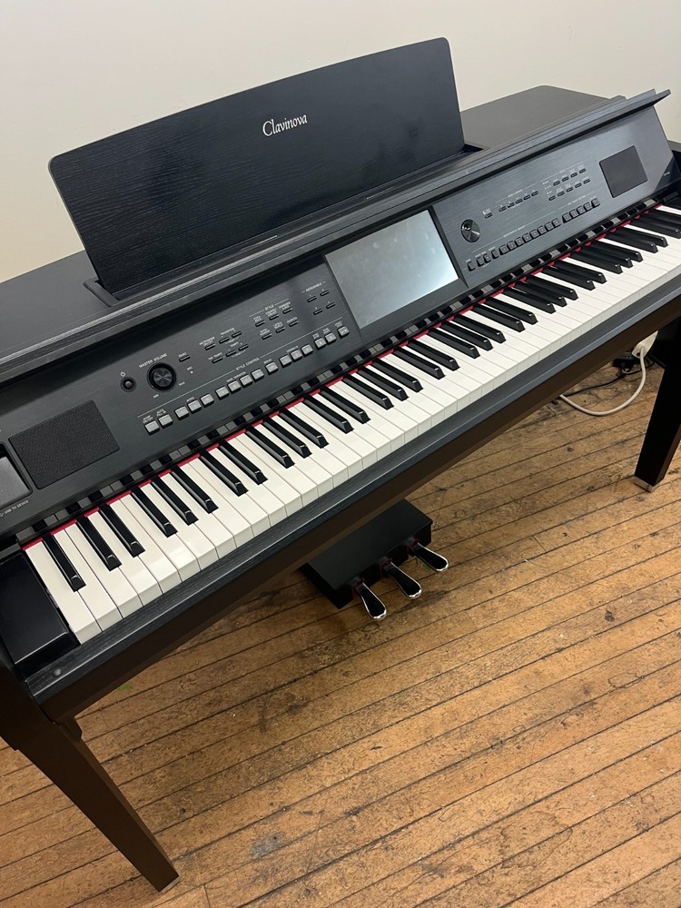 Yamaha Clavinova CVP809 piano