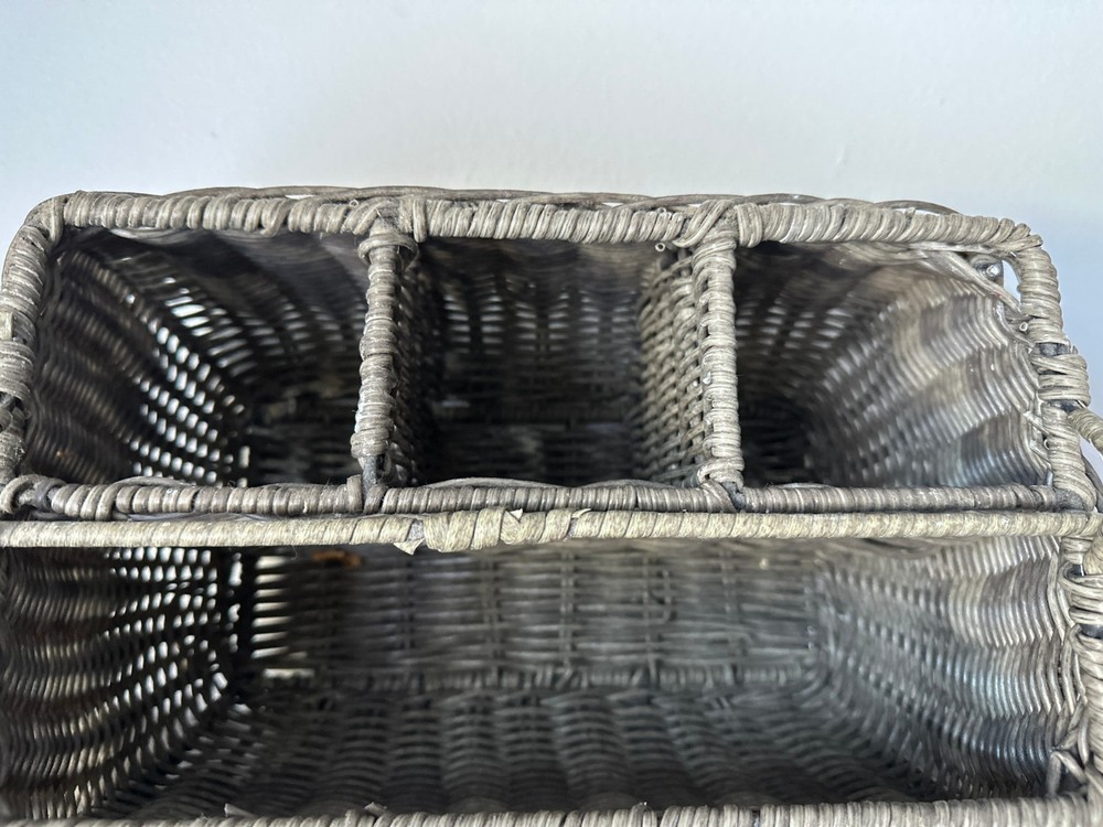 Broyhill Basket Silverware Napkin Display Gray Medium Sized Woven Handle