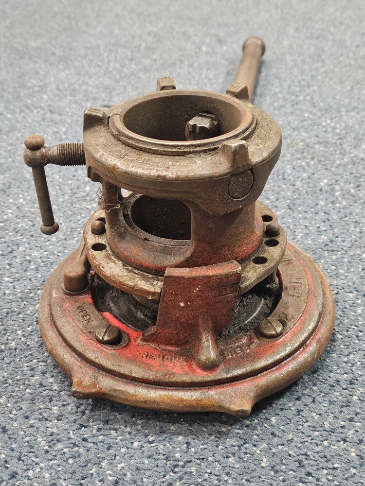 Rigid 65-RA Manual Pipe Threader 1” To 2” With Handle Pre-owned