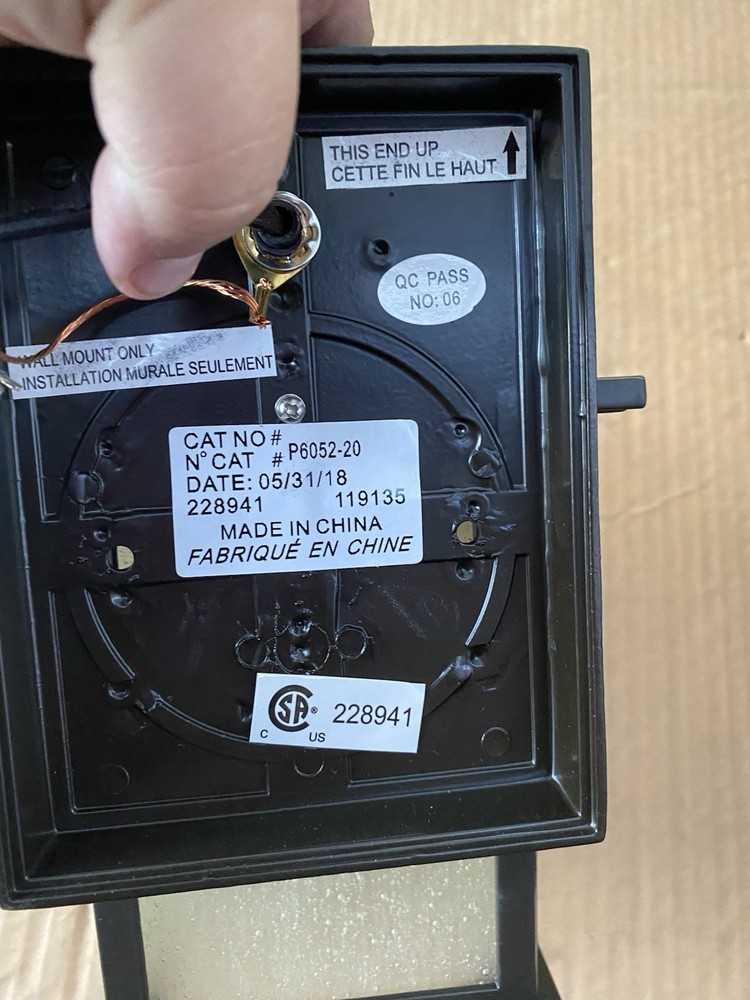 (MC72) Progress Lighting Wall Mount Hanging Light P6052-20