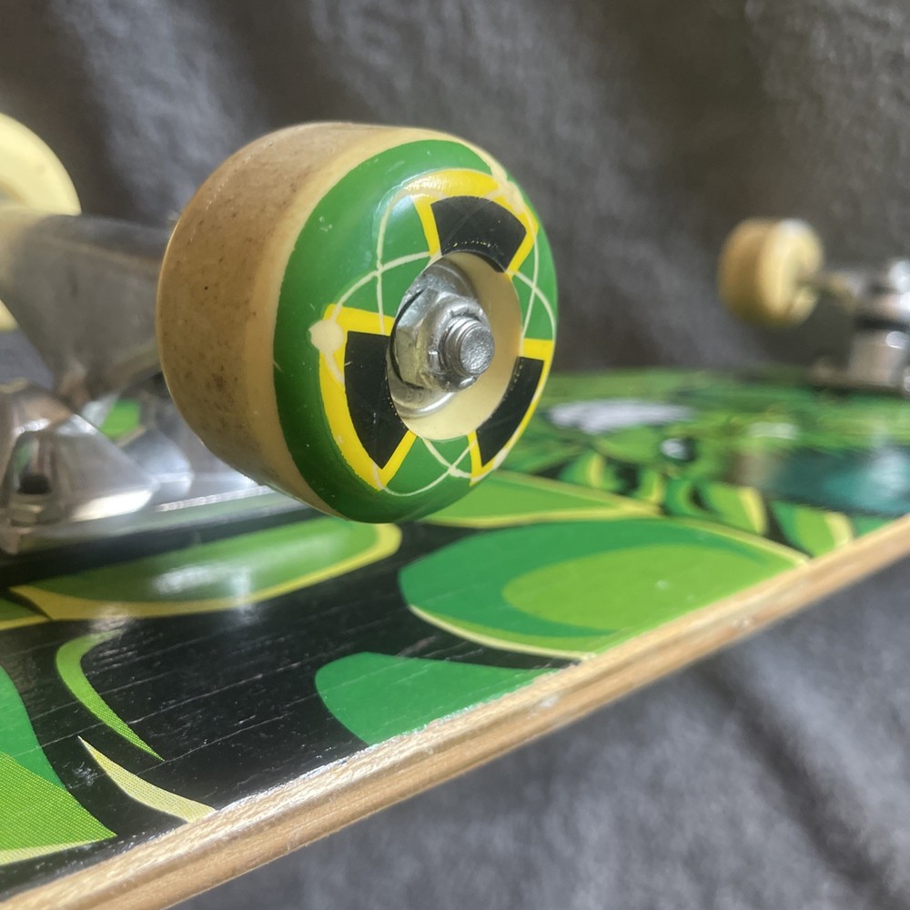 Vintage 2002 Marvel The Incredible Hulk Caution Skateboard