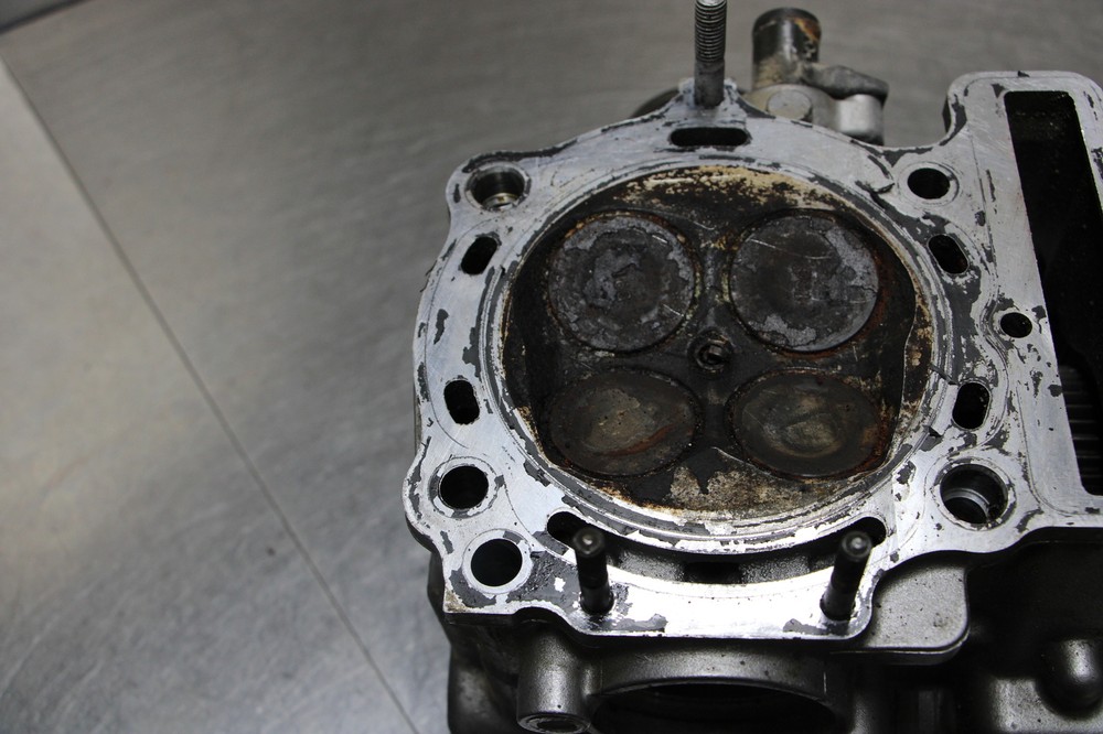03-05 SUZUKI SV1000 Engine Motor Cylinder Head BOTTOM