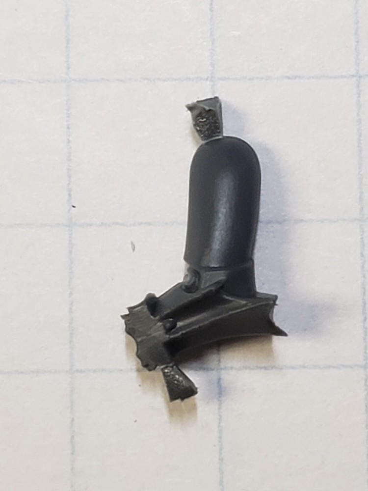 Warhammer High Elves Bits OOP Dragon Princes Engraved Armored Shield Arm