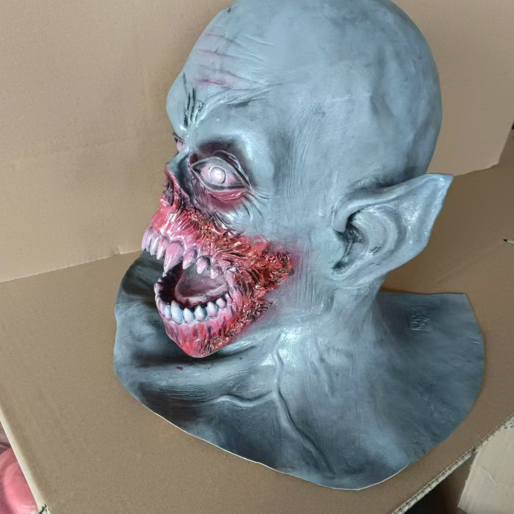 Horror vampire latex mask