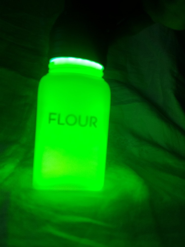 McKee Custard Uranium Glass Flour Shaker GLOWS