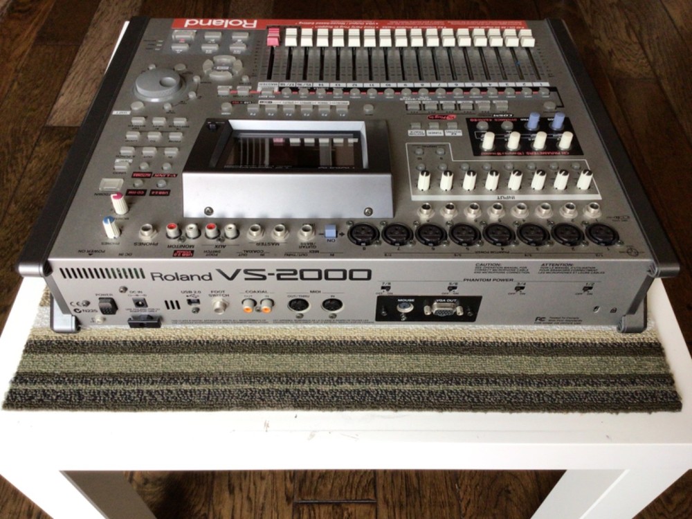 Roland VS-2000CD Digital Studio Workstation with FX Cards