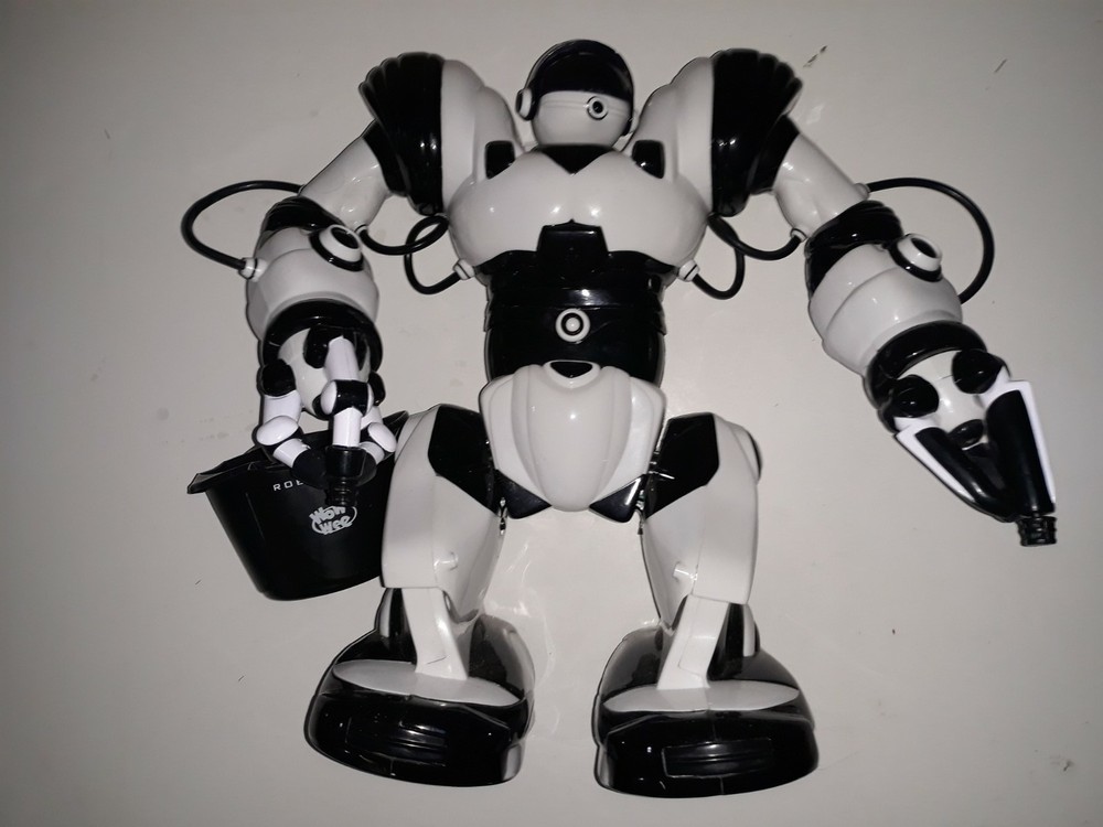 Robosapien Interactive Humanoid Remote Control Robot 14" Toy No Remote Untested