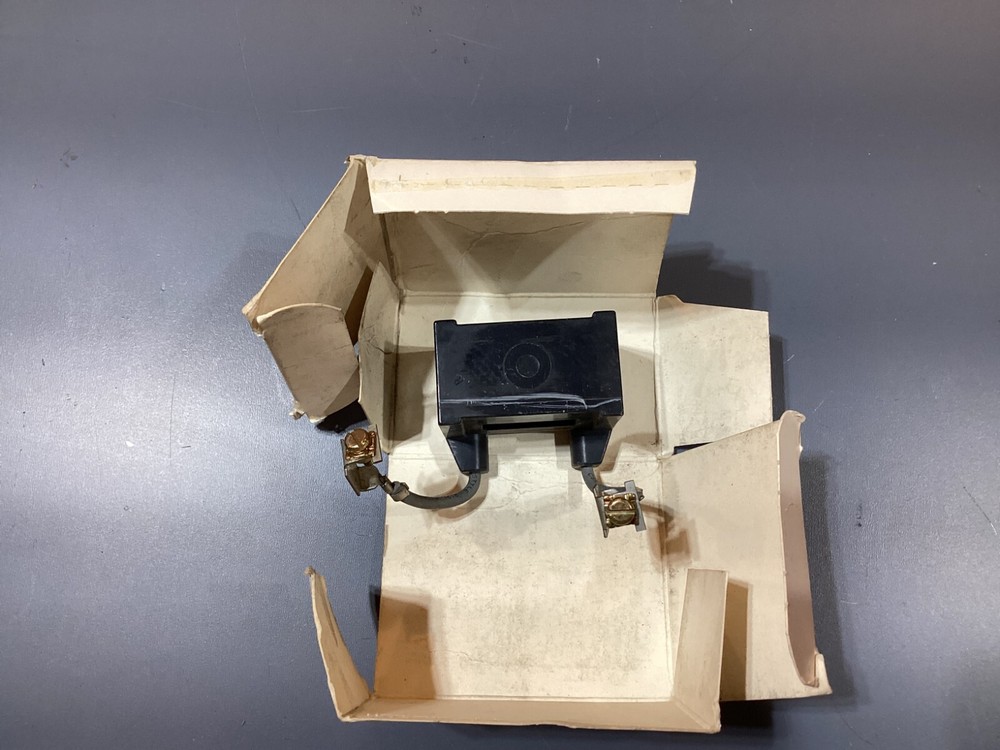 NEW IN THE BOX - SQUARE D 54884 MAGNET COIL