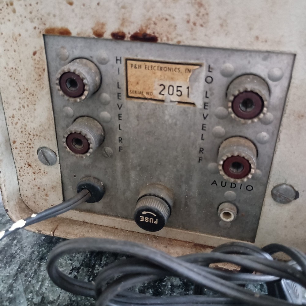 P&H Electronics Model DI-1 RF Distortion Indicator Oscilloscope