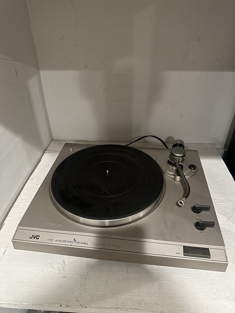 Serviced JVC L-A11 Turntable
