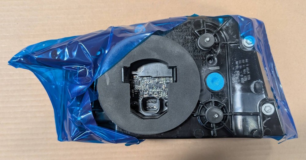 OEM SURPLUS REAR Outer Tail Light SET 2012-21 Tesla Model S - 6005918 6005919