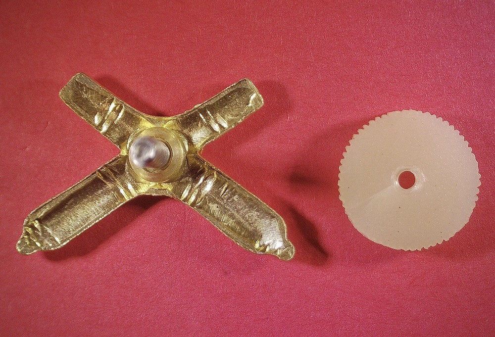 1x Pair - Soviet Russia Artillery Troops Insignia