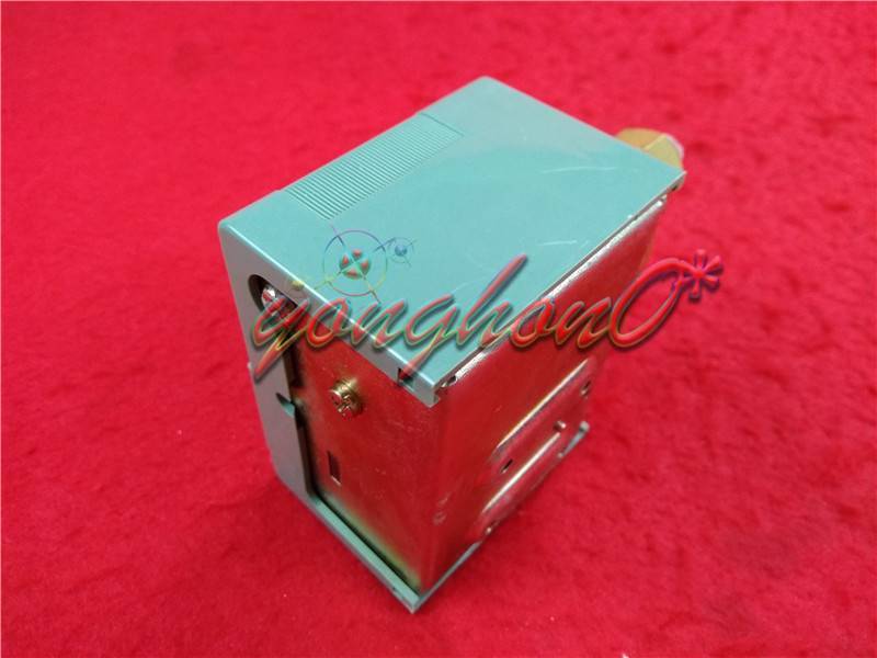 New In Box AKY-106 Pressure Switch