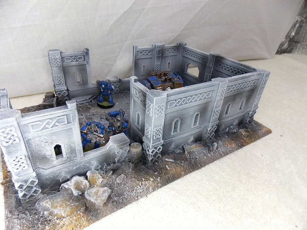 WARGAMING TERRAIN PAINTED BUILDING