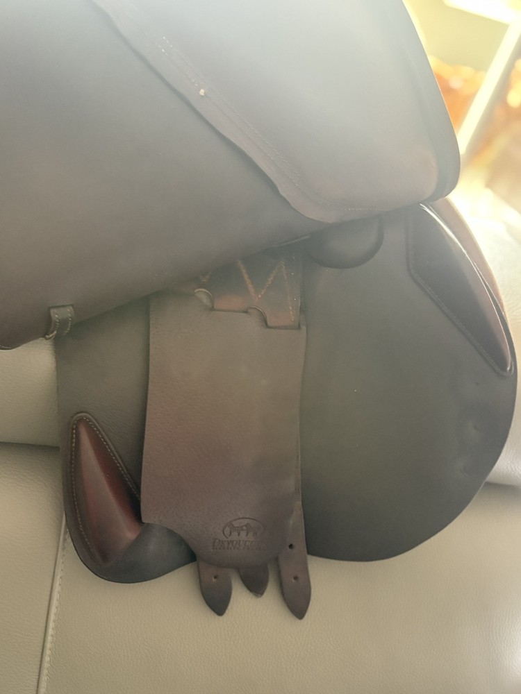 devoucoux saddle 18