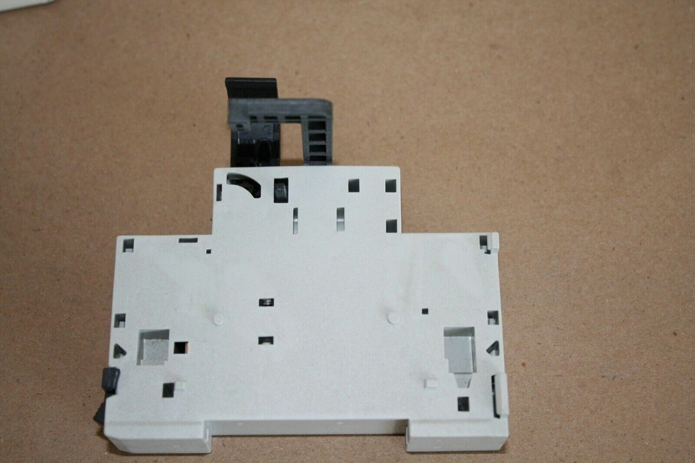 GE GPAU20LTAAG UNDER VOLTAGE RELEASE