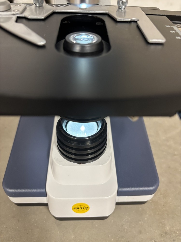 Swift SW350B Binocular Compound Microscope with Accessories and Case 40x-2500x