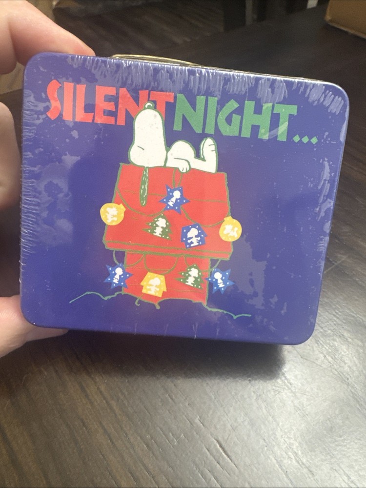 1990s Peanuts Snoopy CHRISTMAS Mini Lunch Box Mints Candy Tin Container NEW