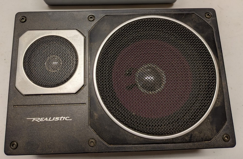 RADIO SHACK REALISTIC Deck Mount Speakers - Untested