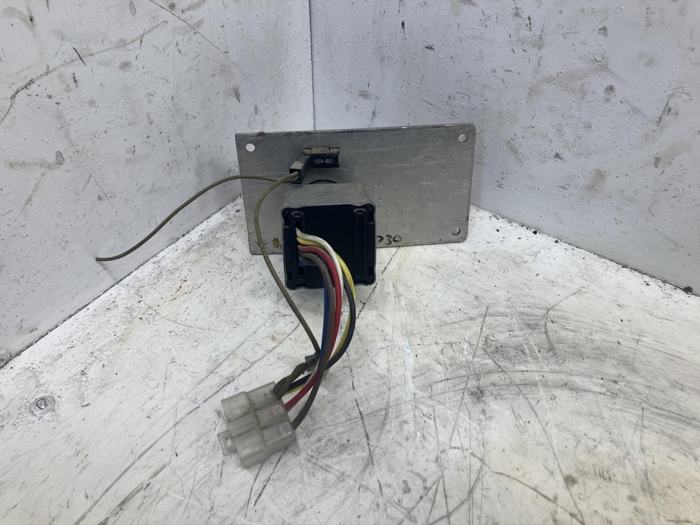 2002-2006 Kenworth T800 SWITCH Dash Panel - Used