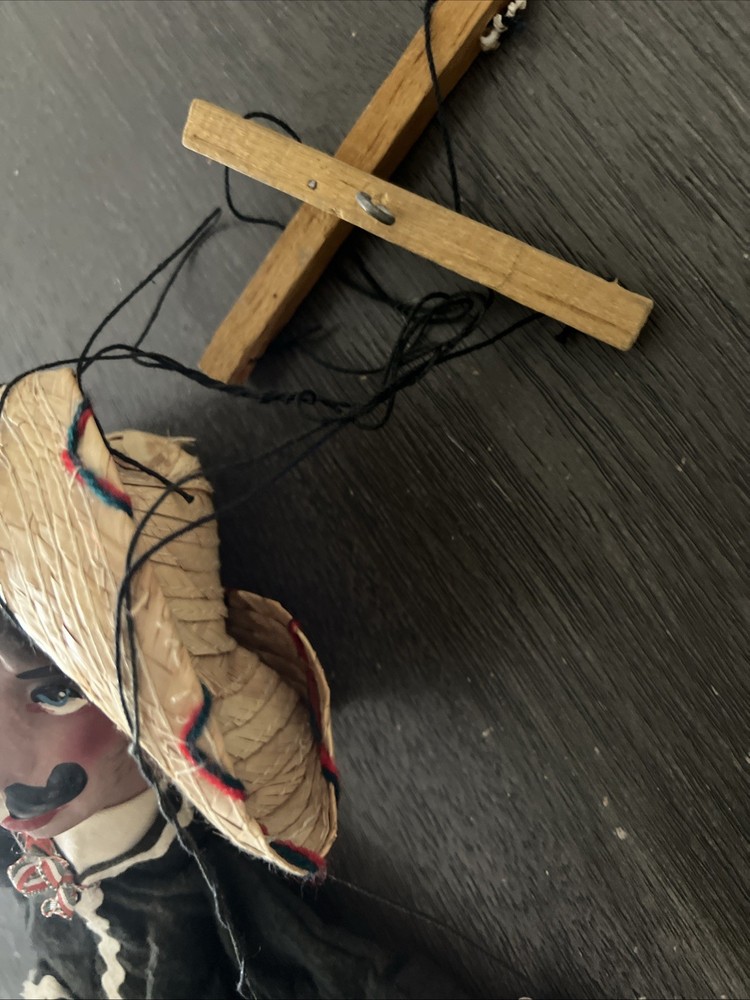 Mexican Marionette String Puppet Bandido Gun string is tangled