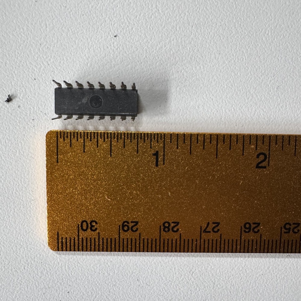 HP / AGILENT 1820-1429 integrated circuit ic