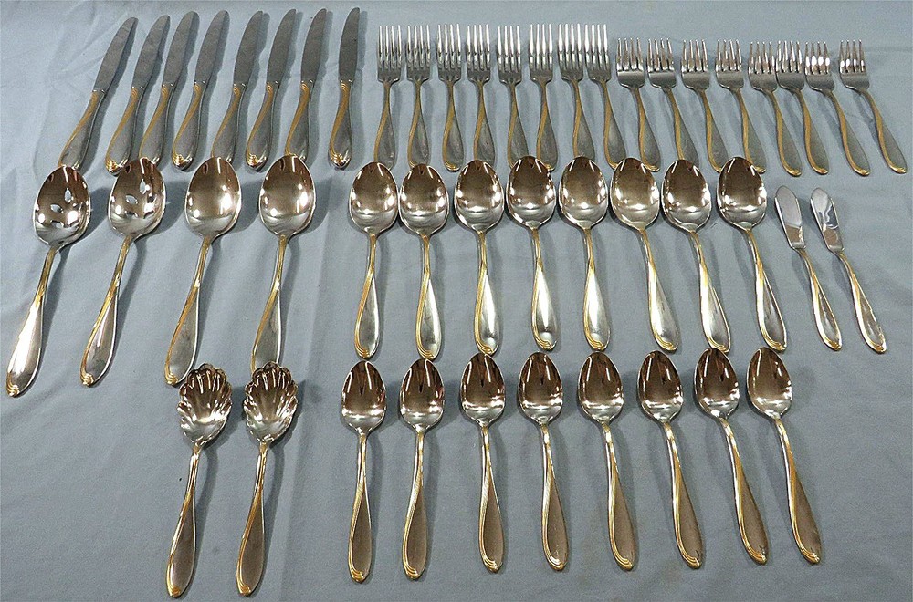 48PC ONEIDA GOLDEN CAMBER SERVICE FOR 8 FLATWARE SET + SERVING PIECES & BOX