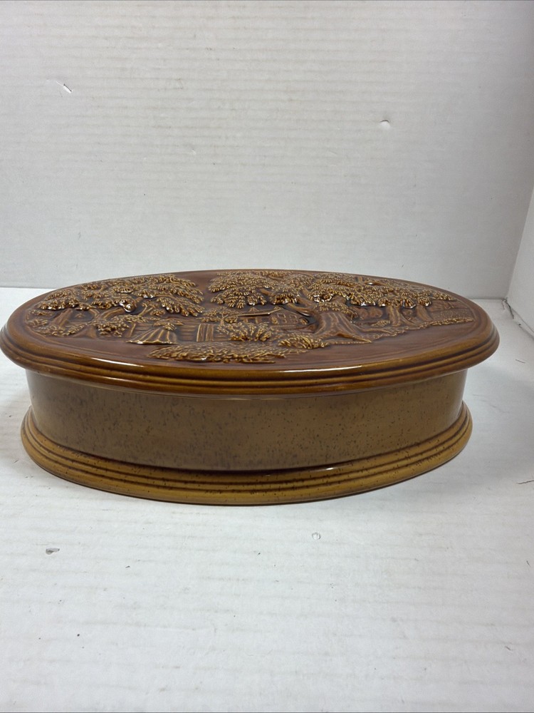 Hershey Molds Ceramic 1981 Trinket Or Candy Box