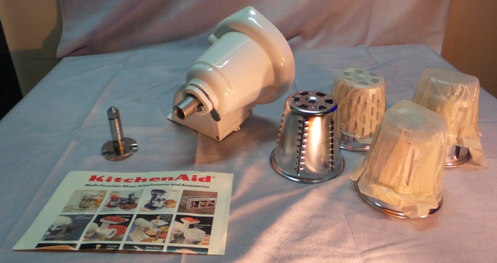 KitchenAid Rotor Slicer/Shredder Attachment, model RVS-A (READ DESCRIPTION)