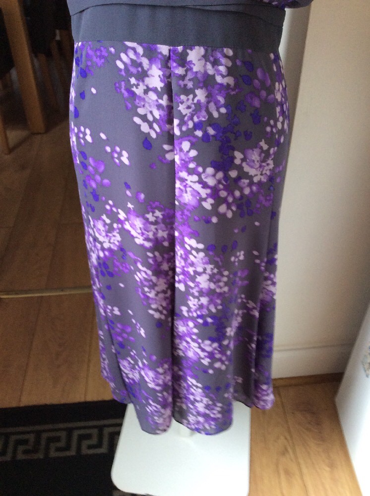 Jacques Vert Deeply Devine Grey Purple Viola Print Dress Fit 20-22