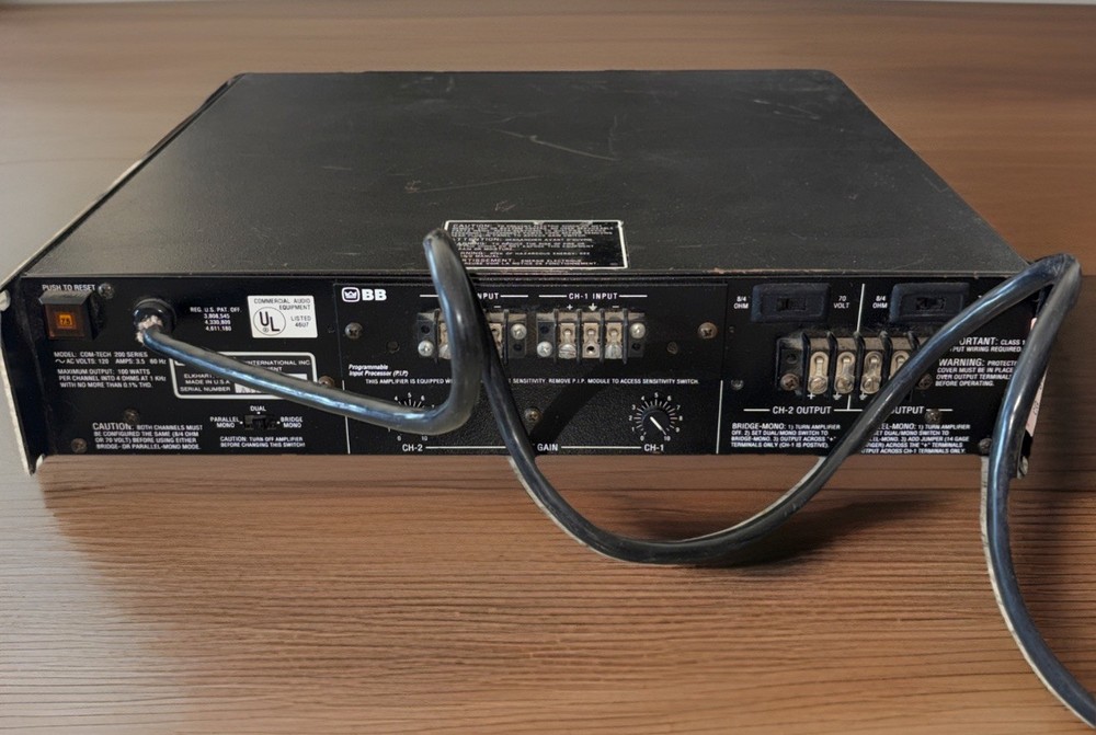 Crown Com-Tech 200 amplifier. Powers On Untested