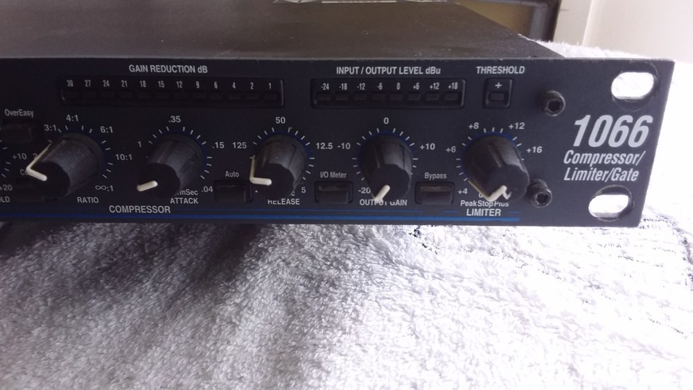 dBx 1066 2 Channel Limiter Compressor Gate
