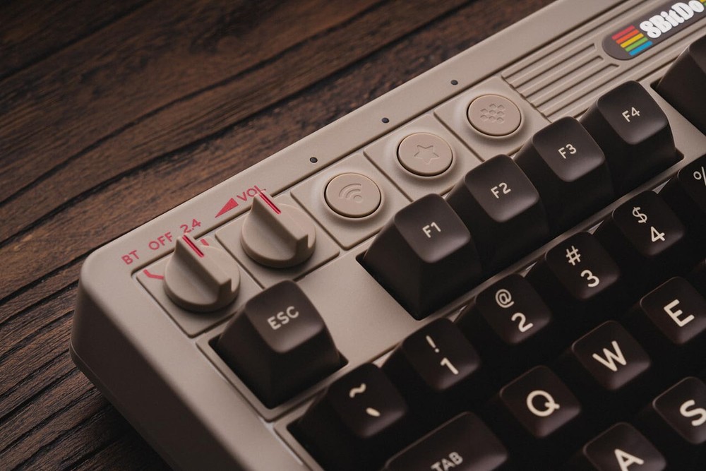 Retro Mechanical Keyboard for Windows & Android C64 Edition - 8BitDo