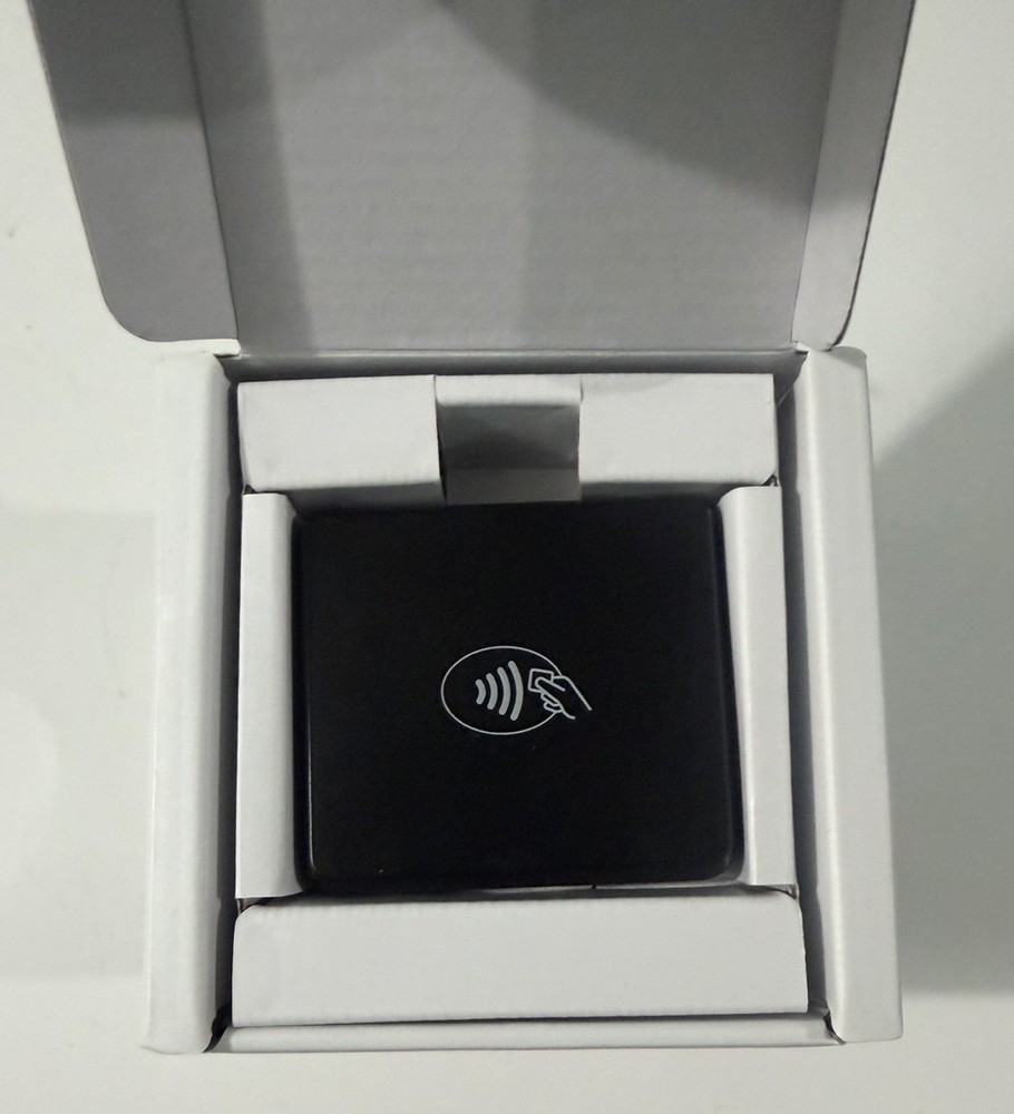 GoDaddy Poynt Card Reader Model CHB30