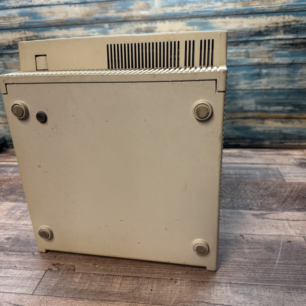 Vintage Apple Macintosh SE Model M5011 Computer - Powers & Boots, As Is
