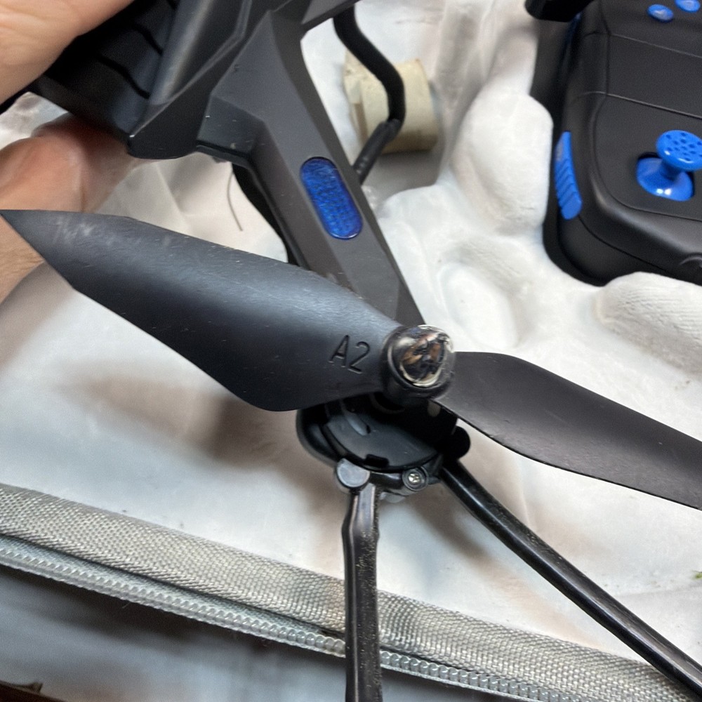 SNAPTAIN S5C Black Blue Quadcopter Drone with Controller & Case, Tested & Works