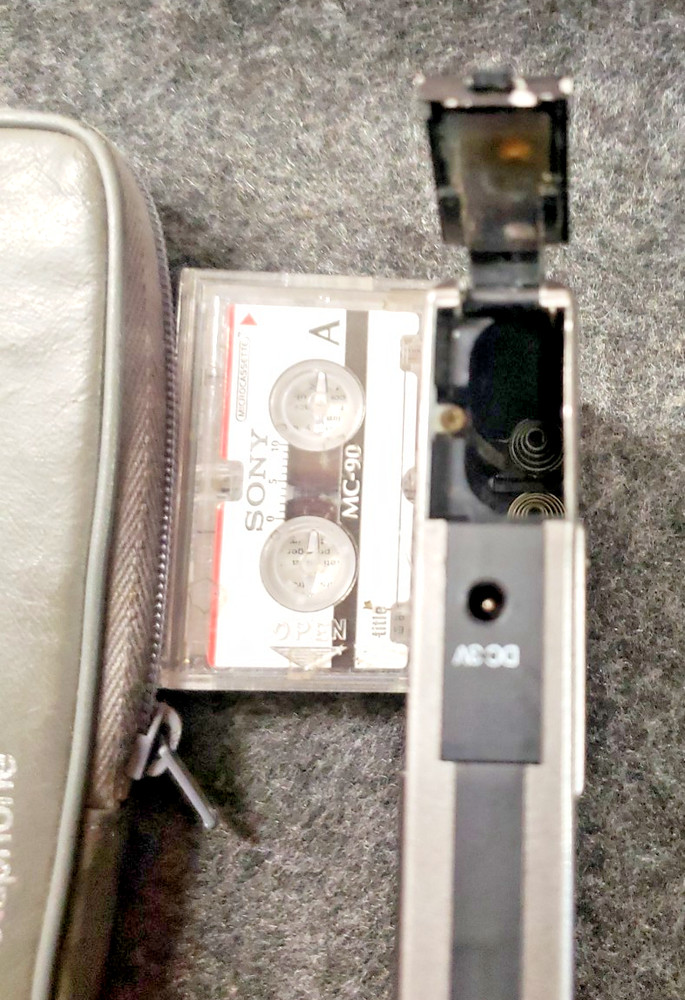Dictaphone 3253 Voice Processor Micro Tape Recorder w/ Case - Powers On (C13B5)