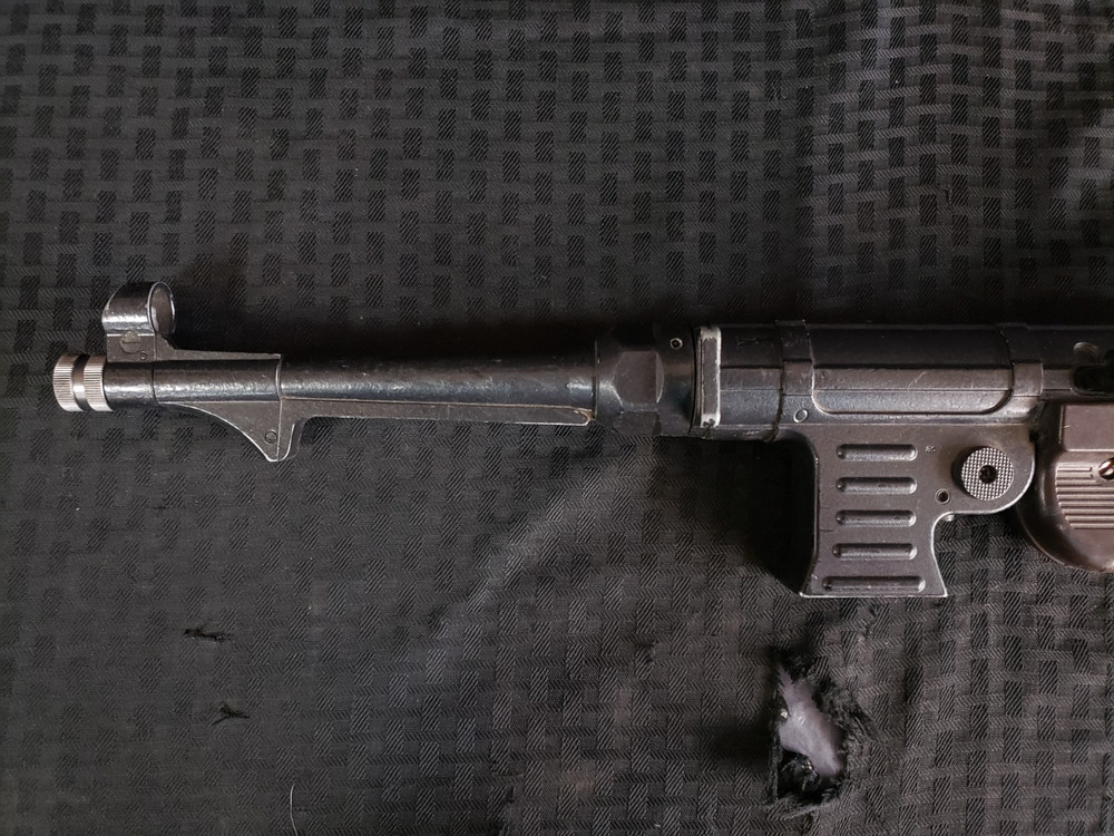448407 - Broken Mp-40 C02 BB Gun